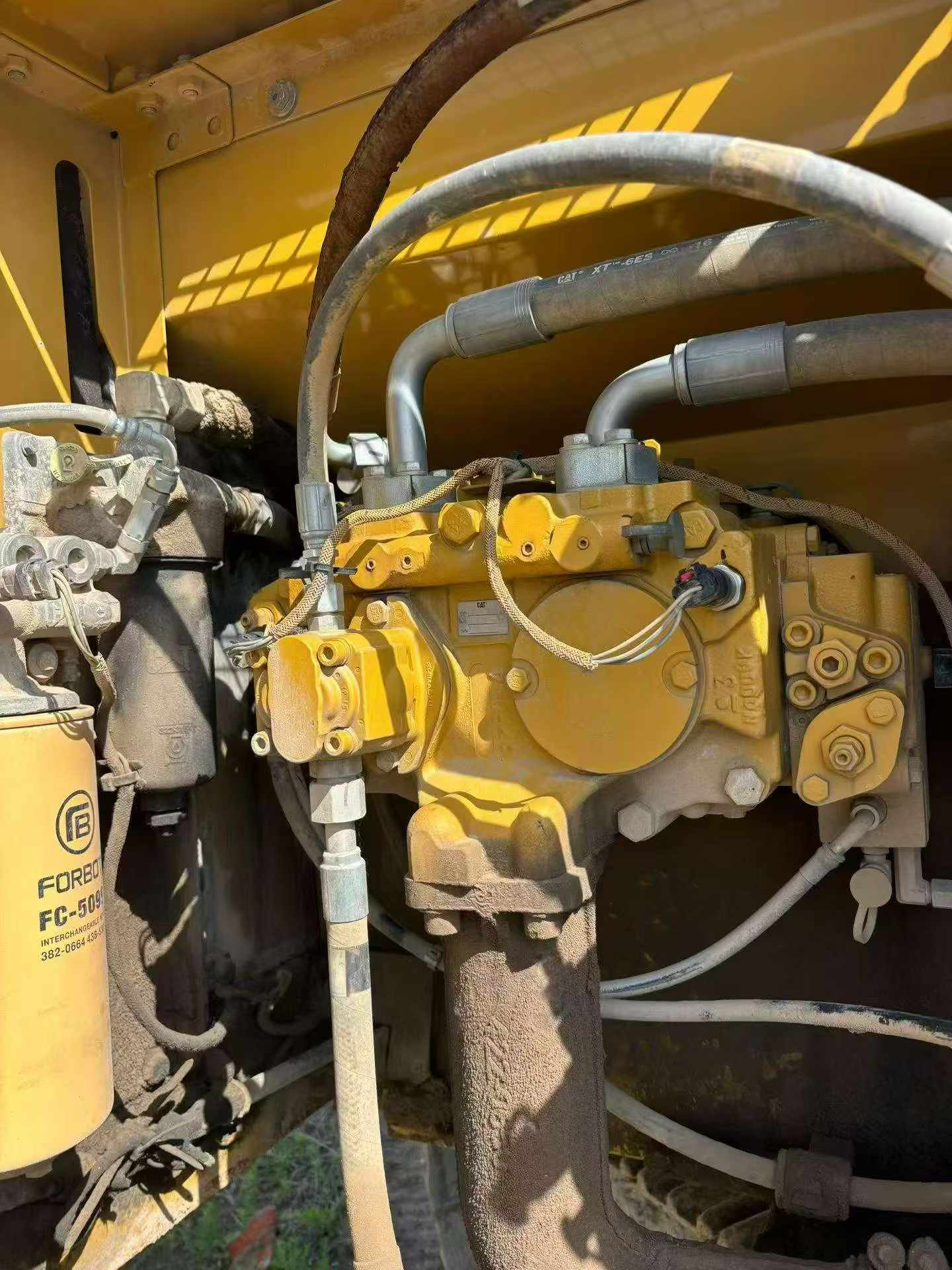 Buy Caterpillar 326DL Used Excavator / 3 Buy Caterpillar 326DL Used Excavator / 3
