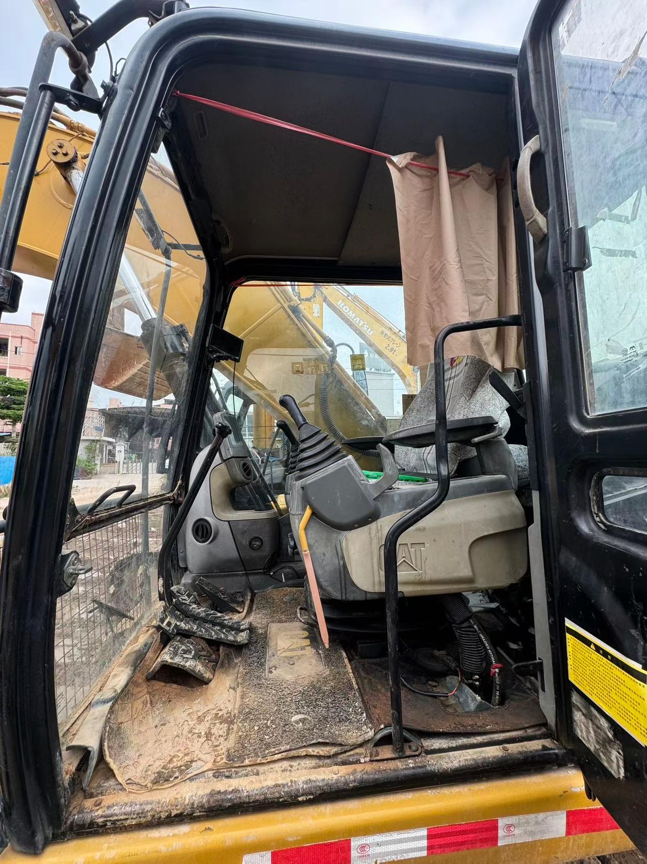 Buy Caterpillar 320D Used Excavator / 3 Buy Caterpillar 320D Used Excavator / 3
