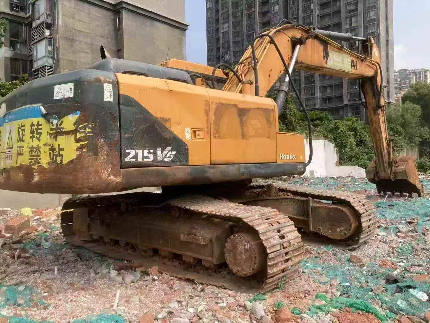 Buy Hyundai R215VS Used Excavator / 1