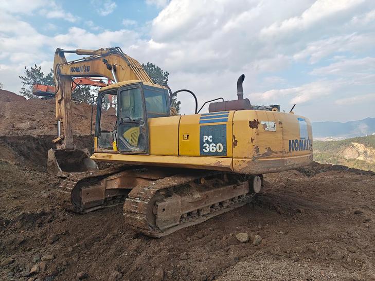 Buy Komatsu PC360-7 Used Excavator / 1