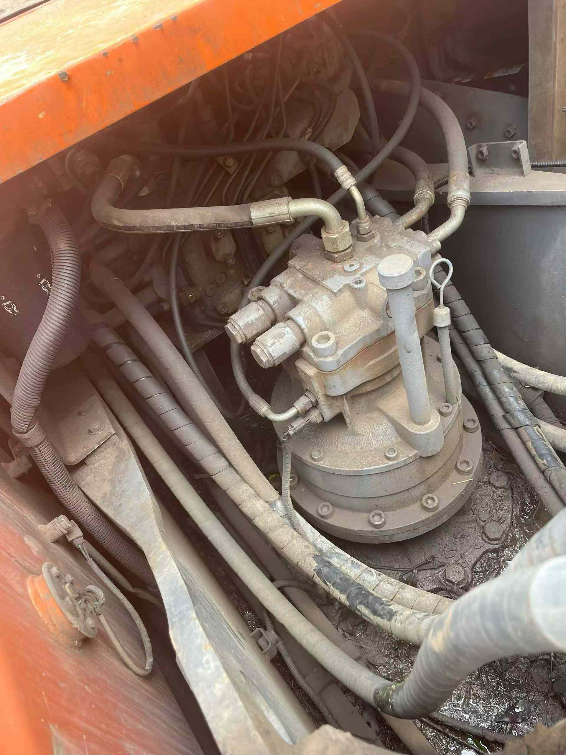 Buy Hitachi EX200-3 Used Excavator / 4