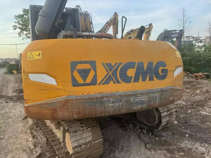 Buy XCMG XE135B Used Excavator / 1