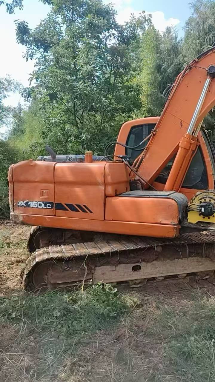Buy Doosan DH150-7 Used Excavator / 6 Buy Doosan DH150-7 Used Excavator / 6