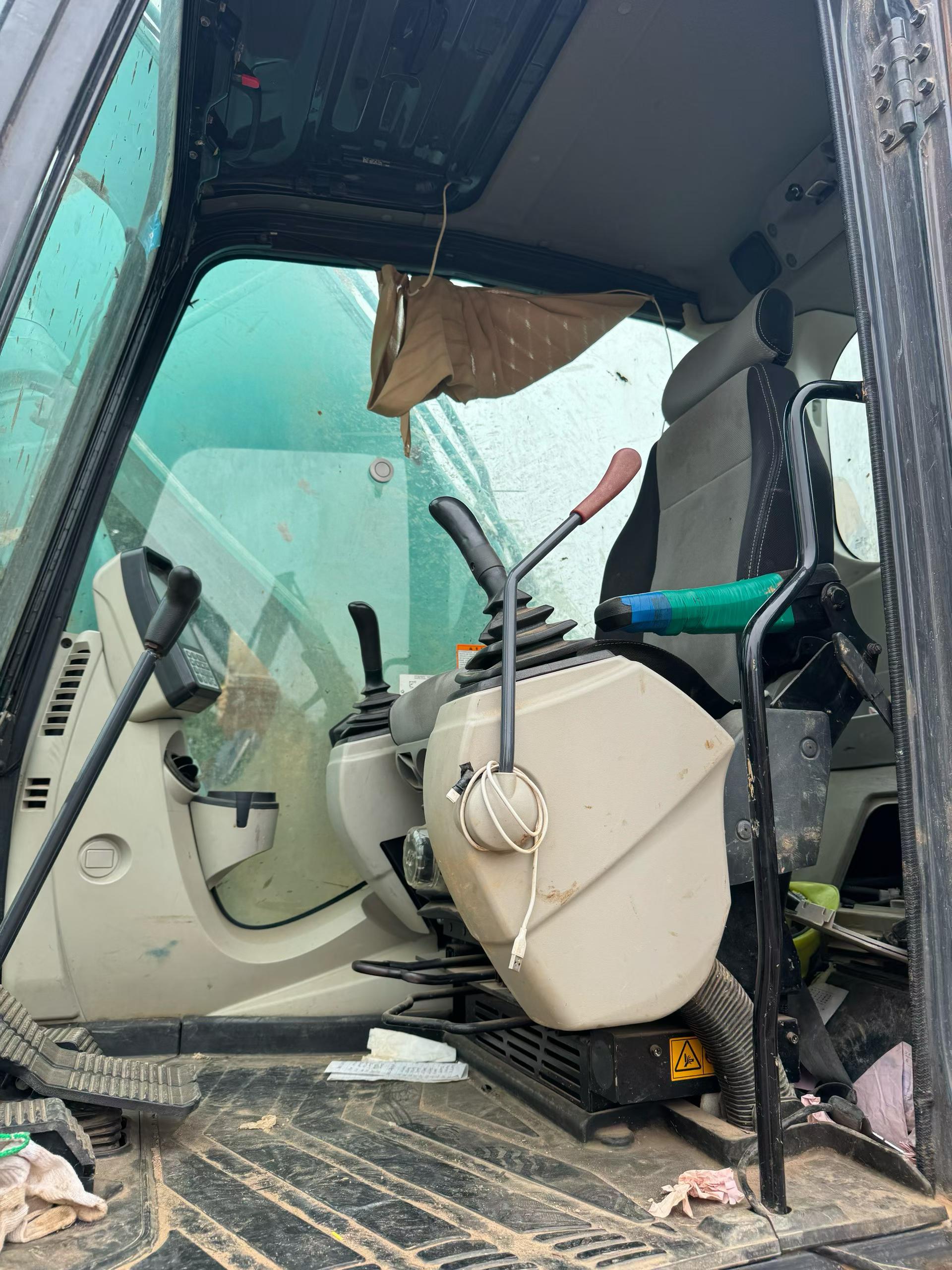 Buy Kobelco SK260 Used Excavator / 6 Buy Kobelco SK260 Used Excavator / 6