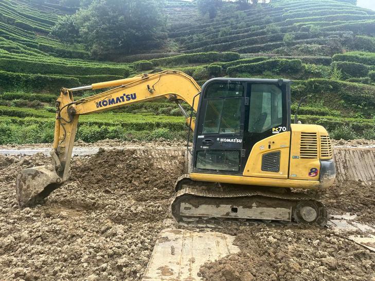 Buy Komatsu PC60-8 Used Excavator / 1