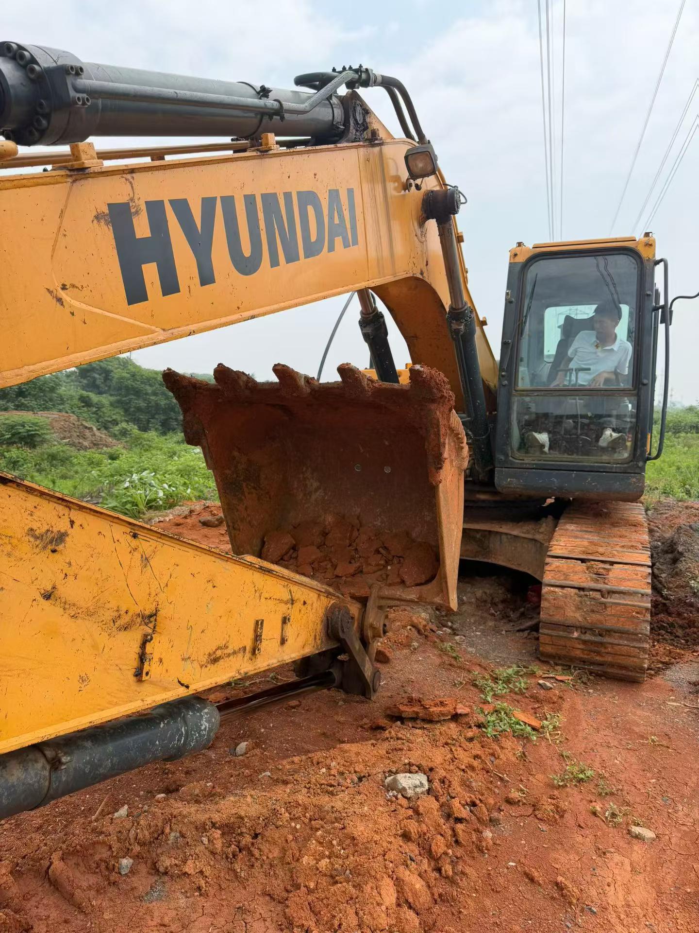 Buy Hyundai R215-7 Used Excavator / 2