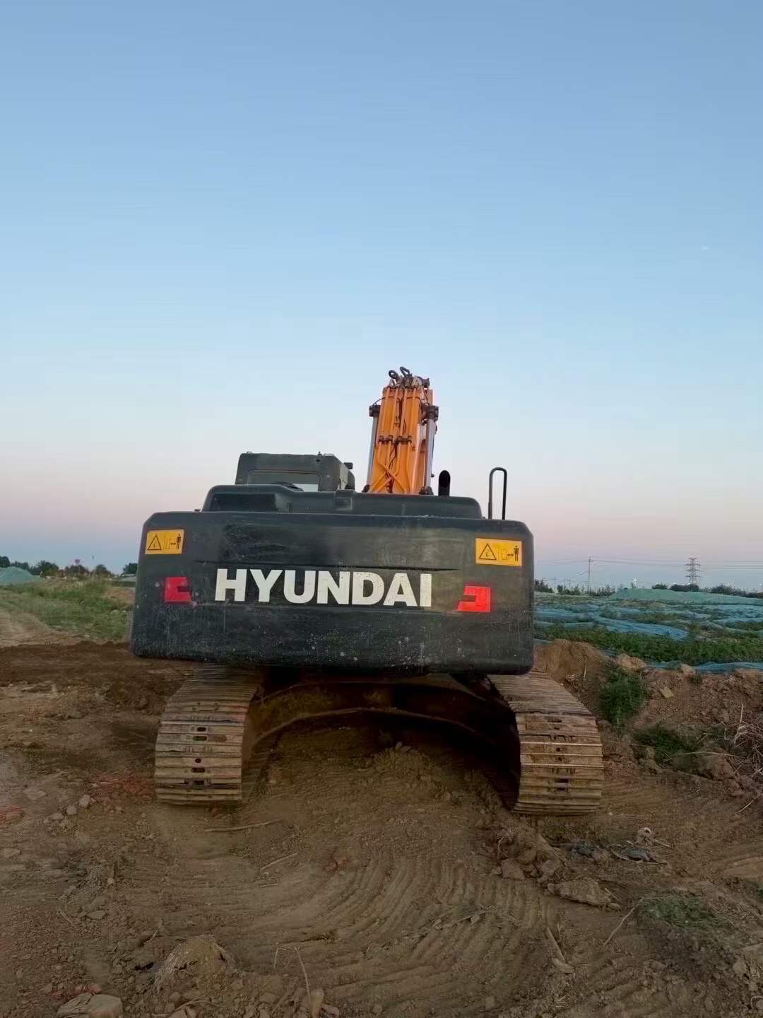 Buy Hyundai R305LVS Used Excavator / 2