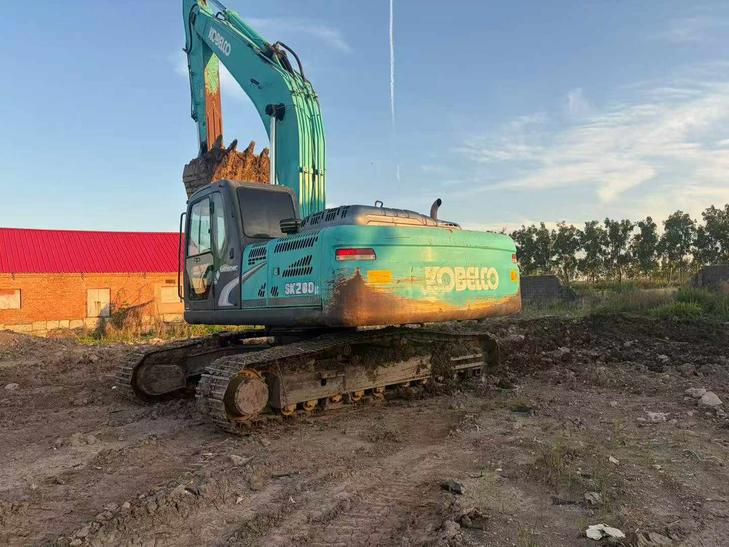 Buy Kobelco SK260LC-8 Used Excavator / 1