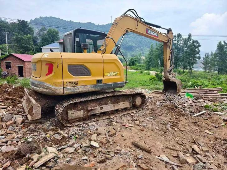 Buy XCMG XE75C Used Excavator / 1