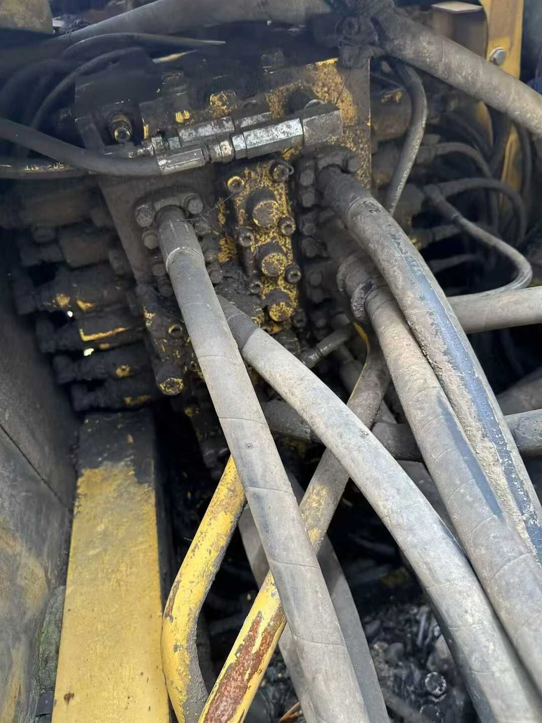 Buy Komatsu PC220-8 Used Excavator / 4 Buy Komatsu PC220-8 Used Excavator / 4