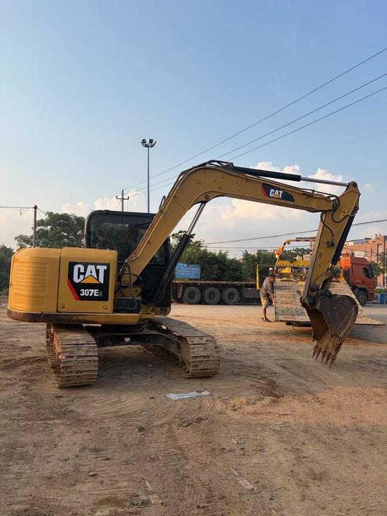 Buy Caterpillar 307B Used Excavator / 1