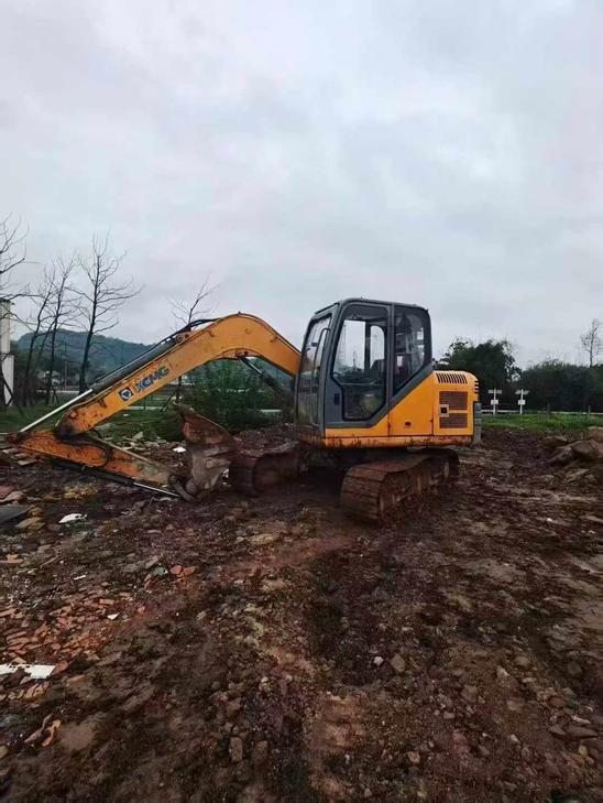 Buy XCMG XE80 Used Excavator / 1