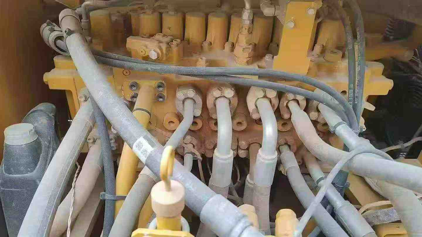 Buy Caterpillar 330B Used Excavator / 4 Buy Caterpillar 330B Used Excavator / 4