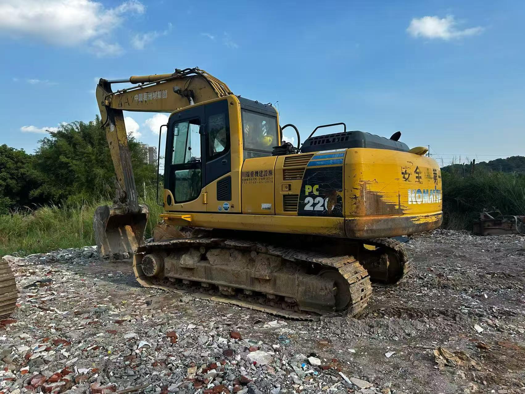 Buy Komatsu PC200-8 Used Excavator / 1
