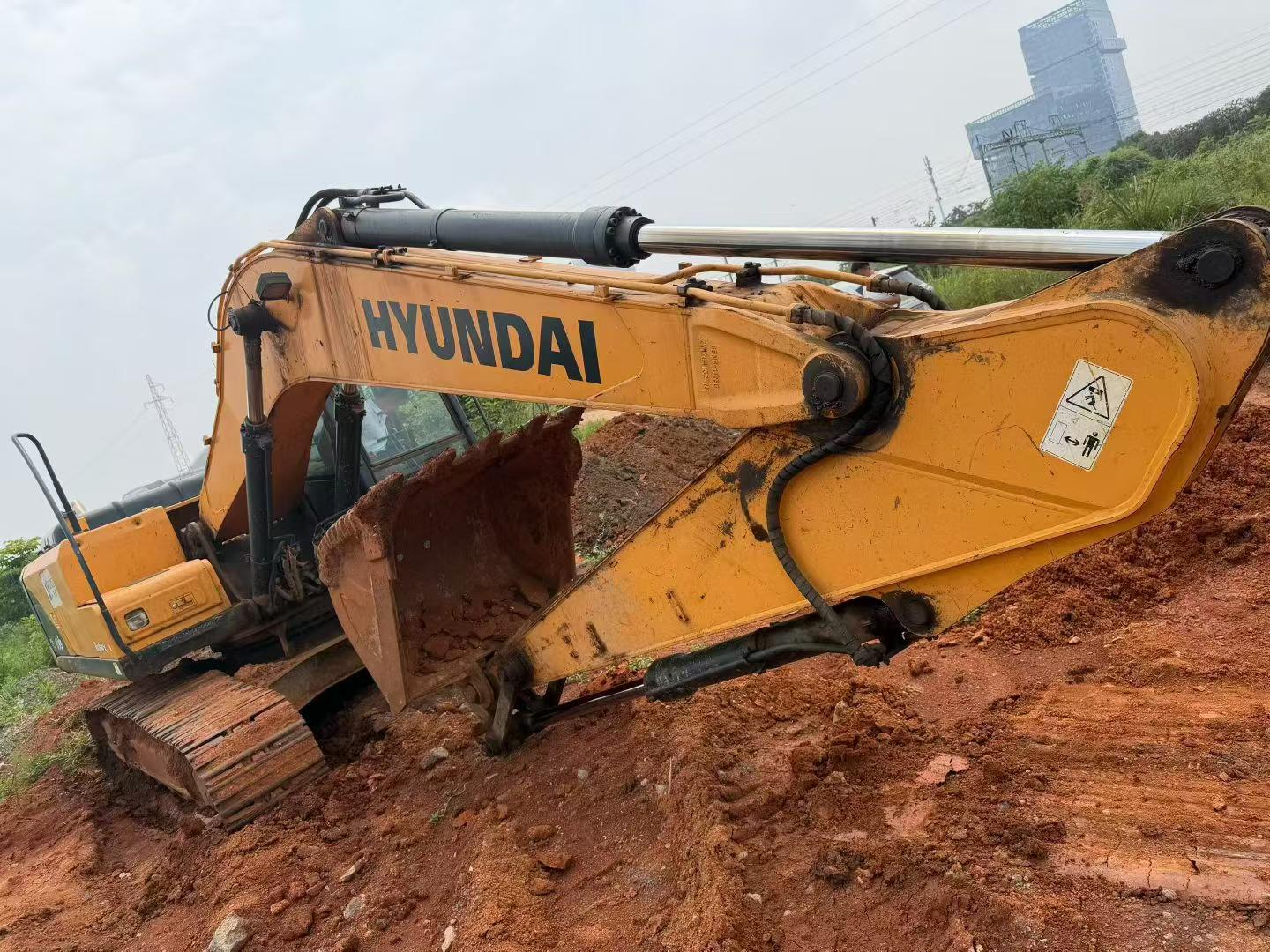 Buy Hyundai R215-7 Used Excavator / 4