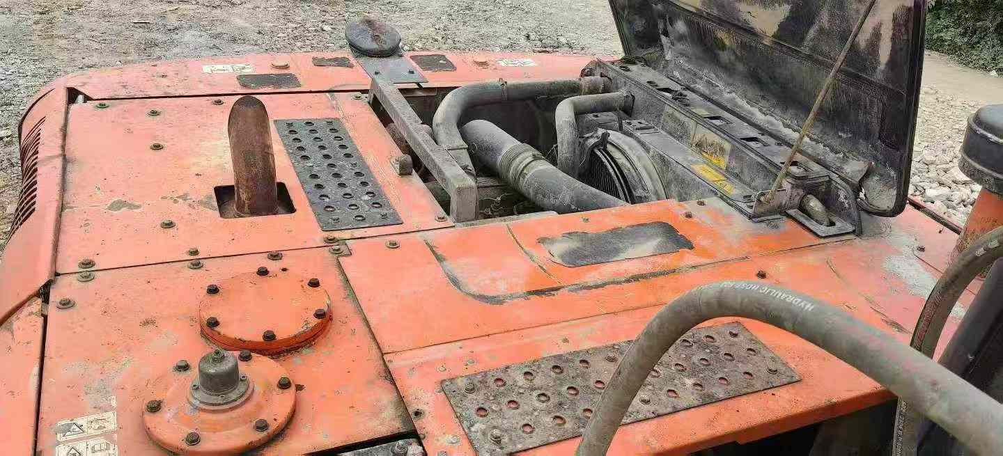 Buy Hitachi ZX200-5G Used Excavator / 3