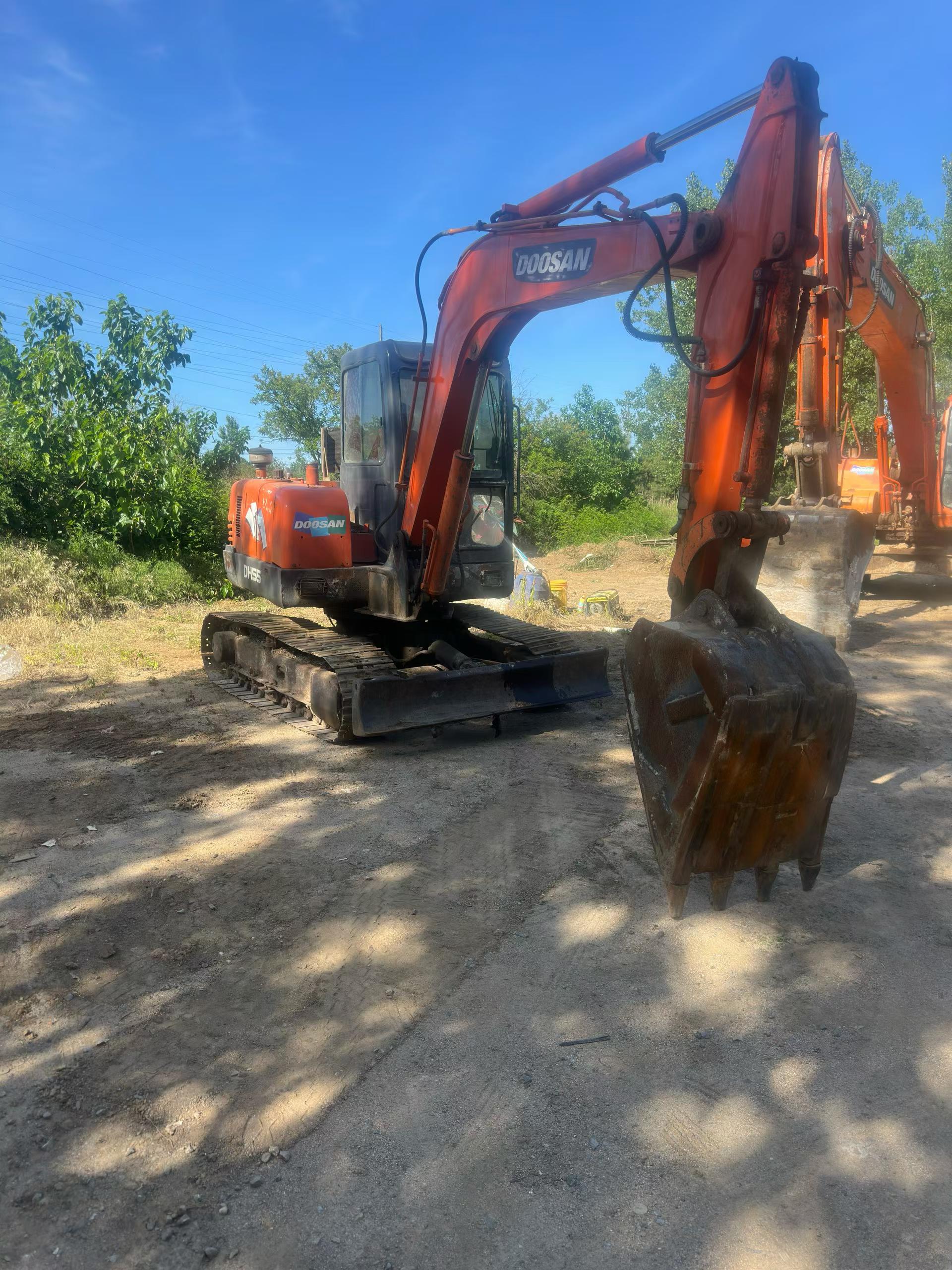Buy Doosan DH55 Used Excavator / 2 Buy Doosan DH55 Used Excavator / 2