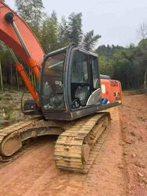 Buy Hitachi ZH200-5A Used Excavator / 2 Buy Hitachi ZH200-5A Used Excavator / 2