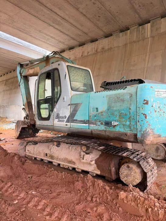 Buy Kobelco SK200-2 Used Excavator / 1