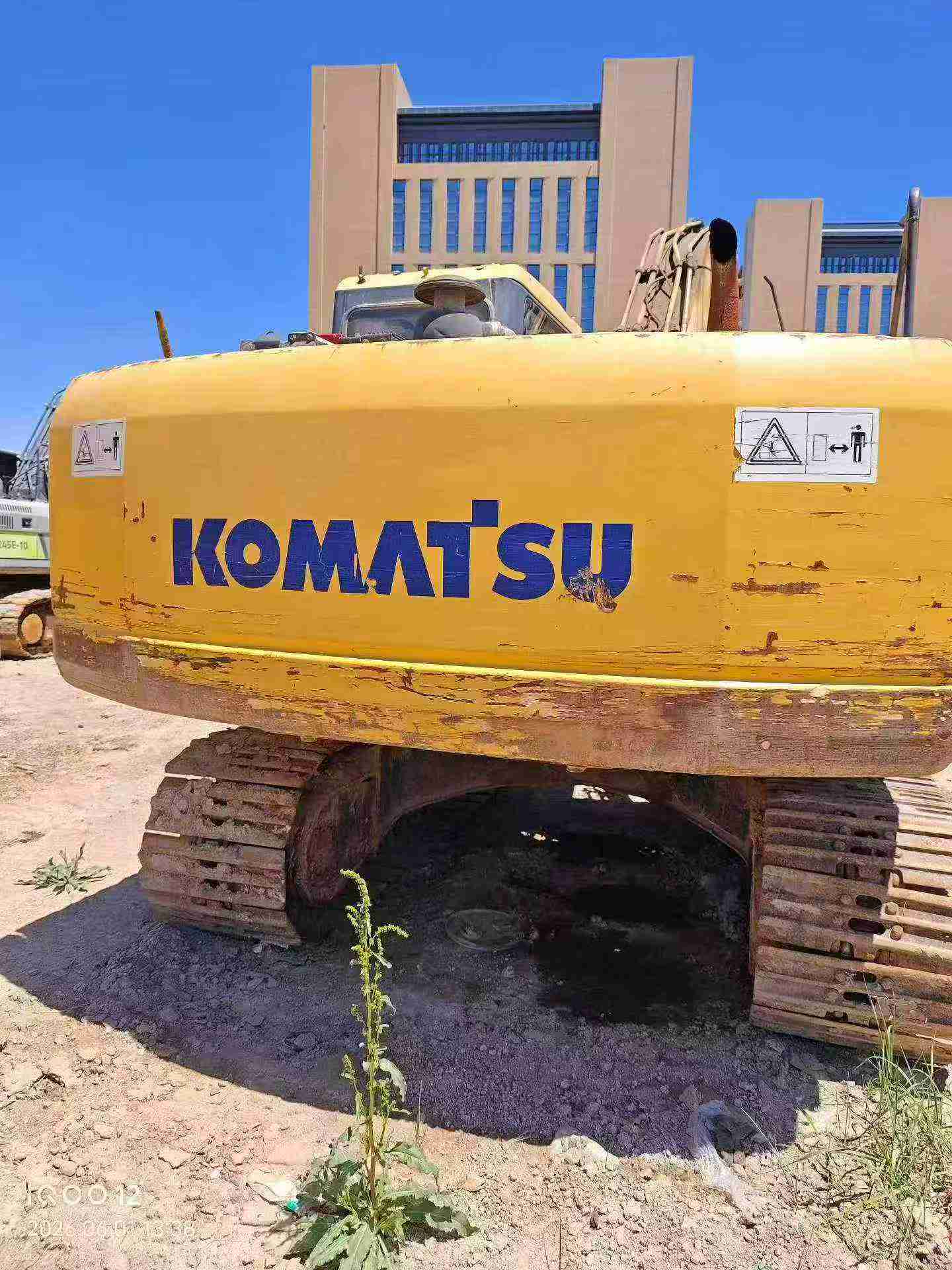 Buy Komatsu PC220 Used Excavator / 3 Buy Komatsu PC220 Used Excavator / 3
