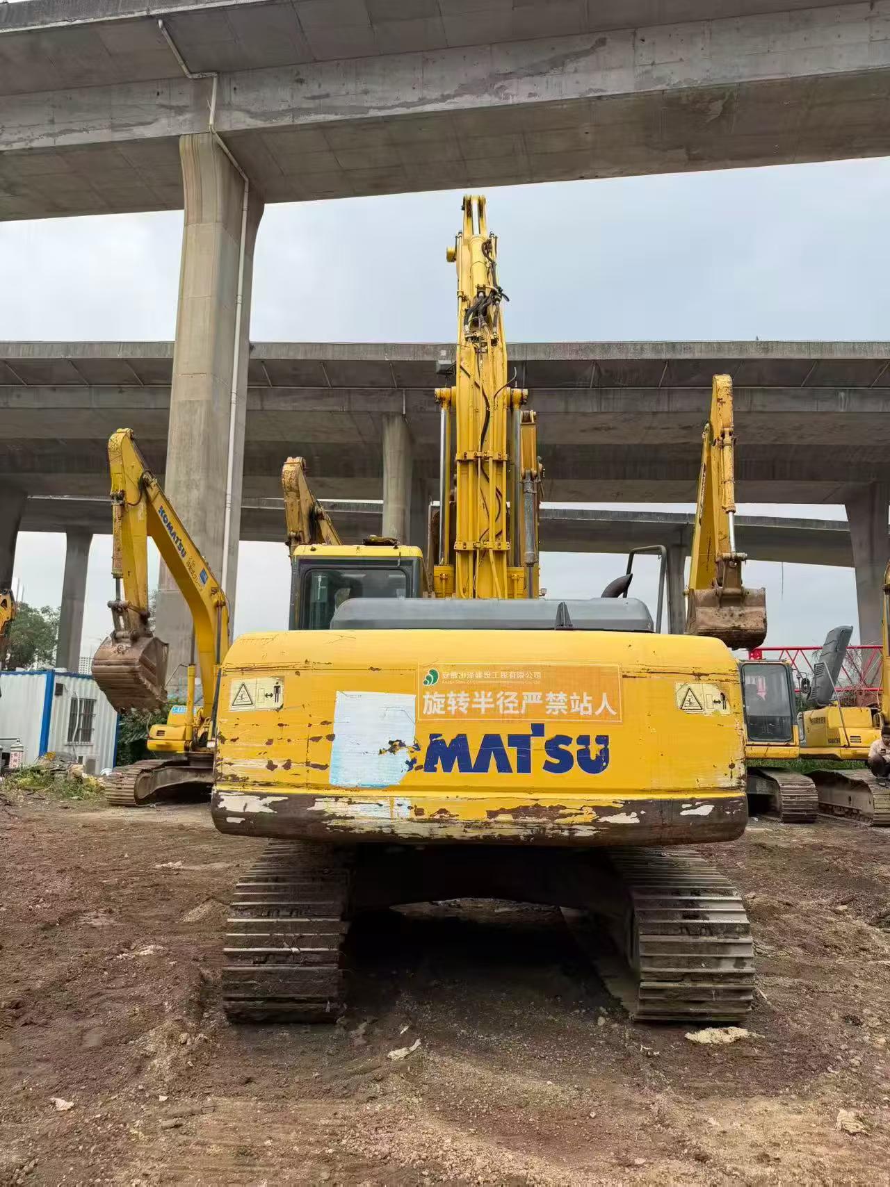 Buy Komatsu PC200-7 Used Excavator / 1