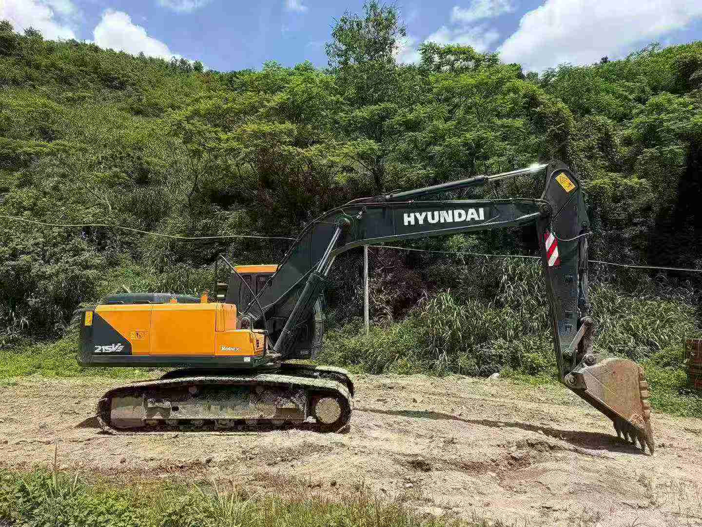 Buy Hyundai R215VS Used Excavator / 3