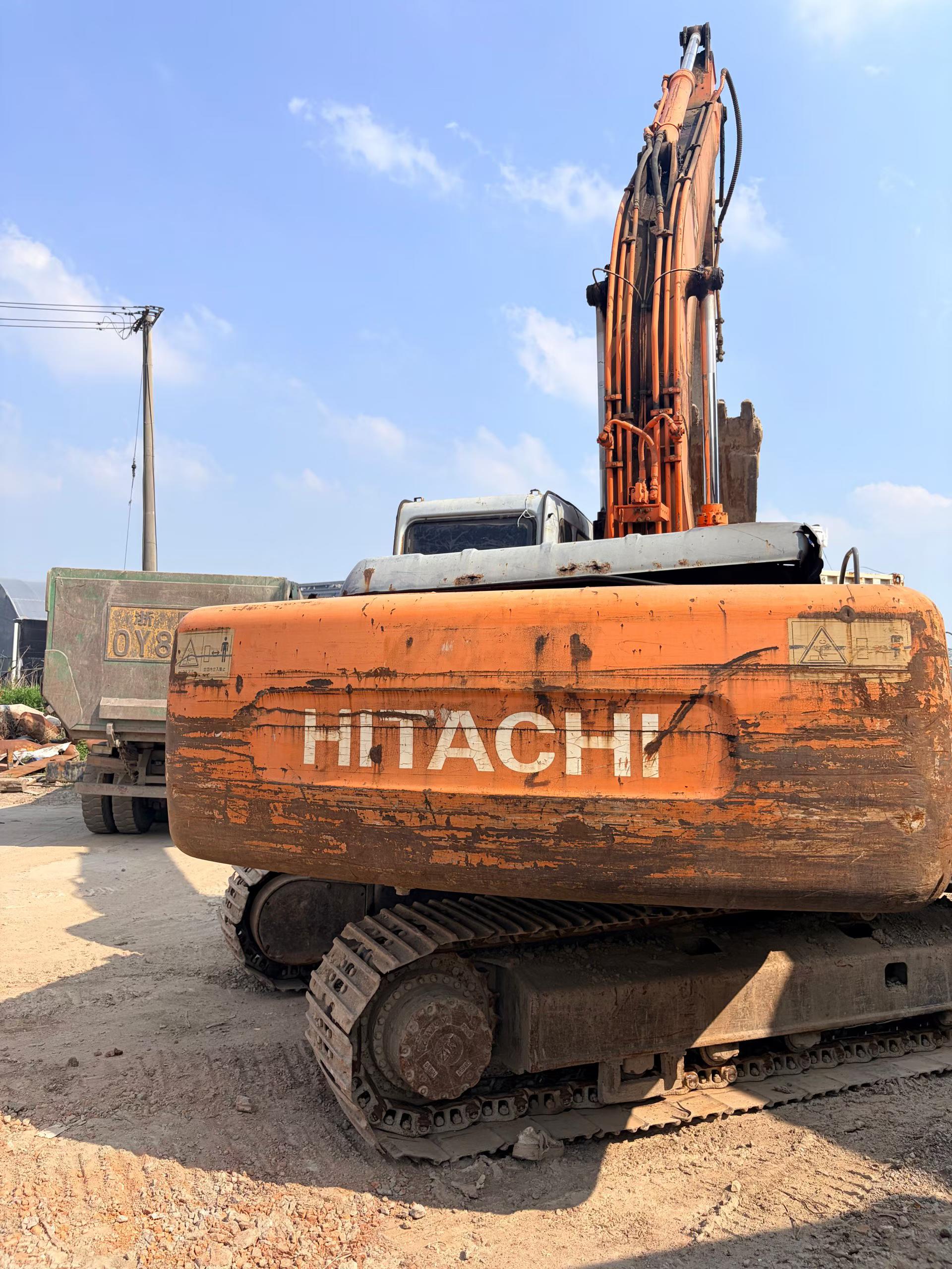 Buy Hitachi EX200-5 Used Excavator / 8