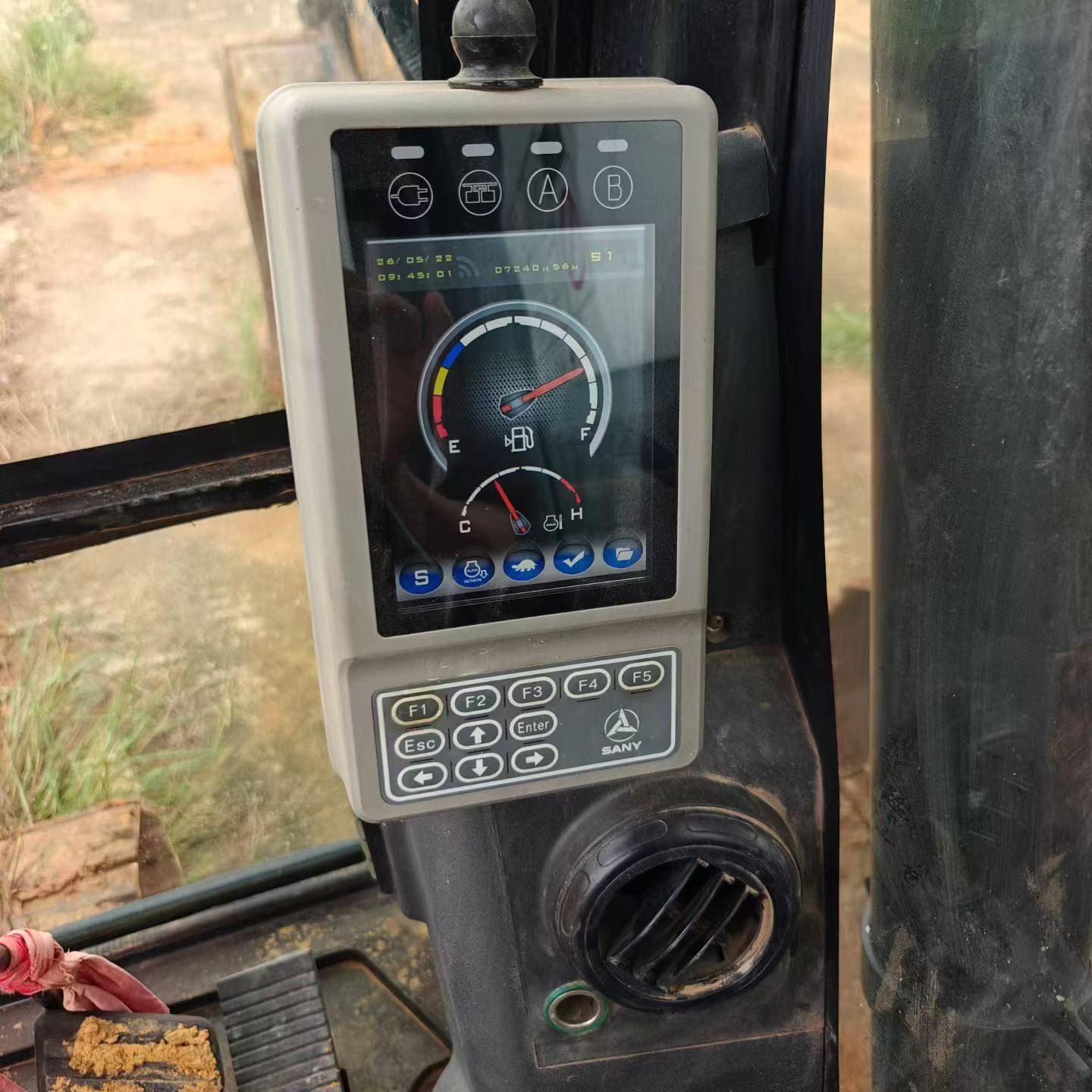 Buy Sany SY135C Used Excavator / 5 Buy Sany SY135C Used Excavator / 5
