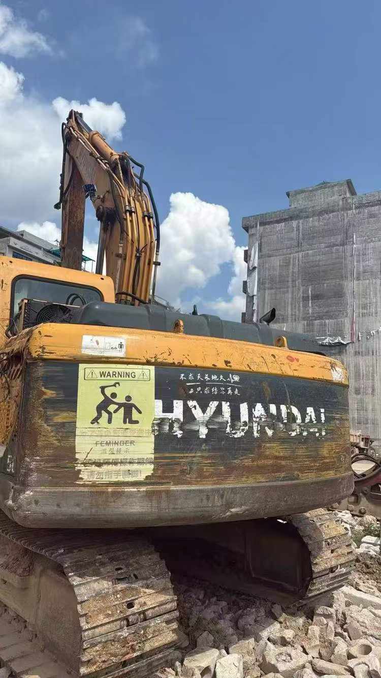 Buy Hyundai R150-7 Used Excavator / 2 Buy Hyundai R150-7 Used Excavator / 2