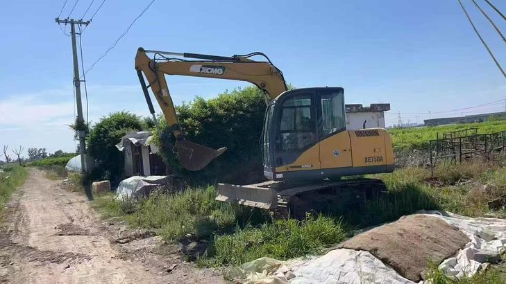 Buy XCMG XE75C Used Excavator / 1