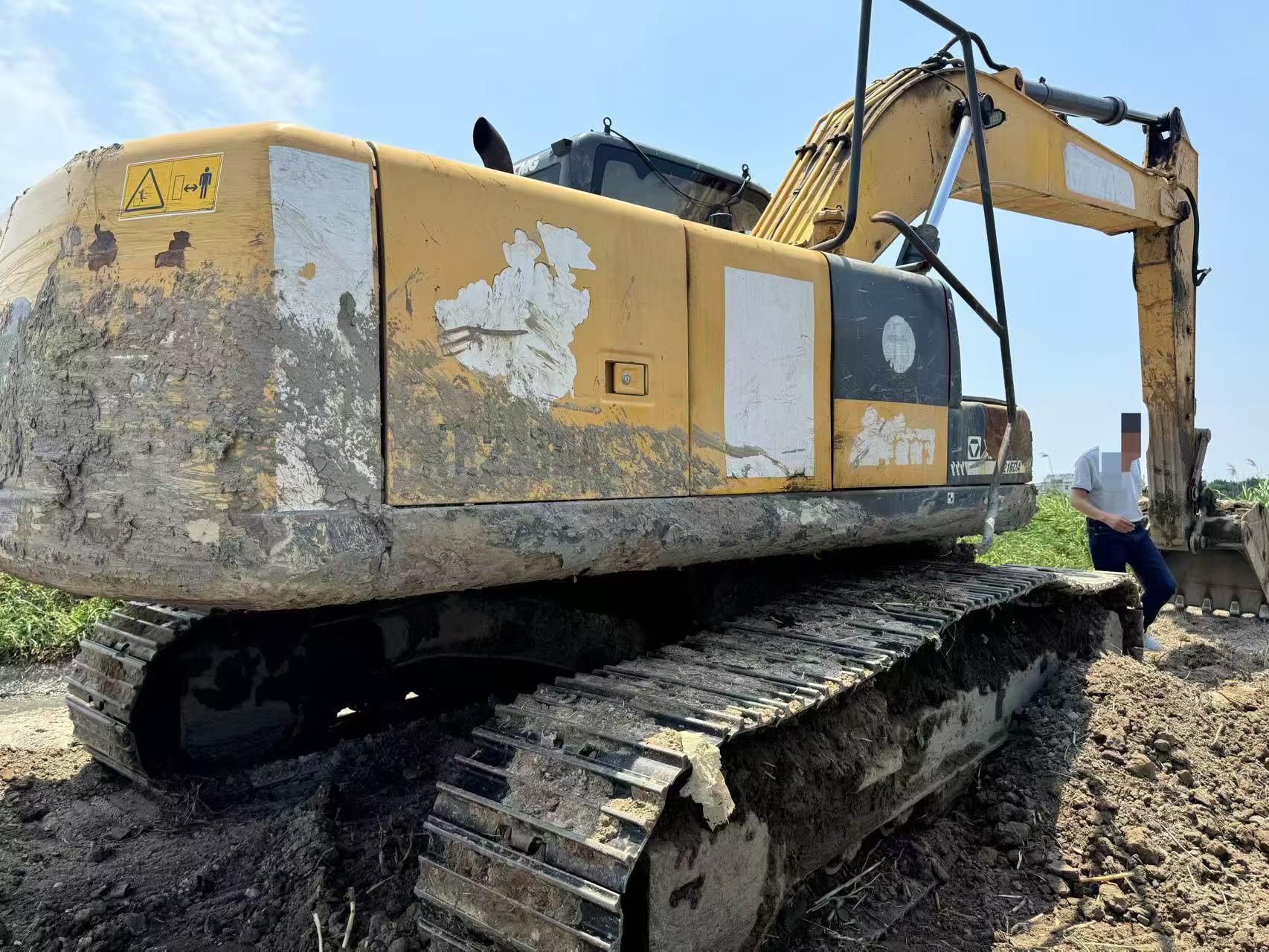 Buy XCMG XE215 Used Excavator / 4