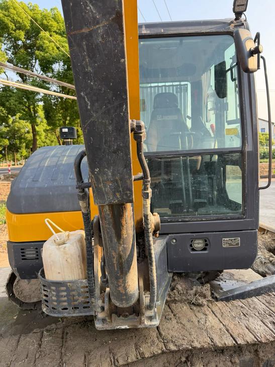 Buy XCMG XE60 Used Excavator / 1
