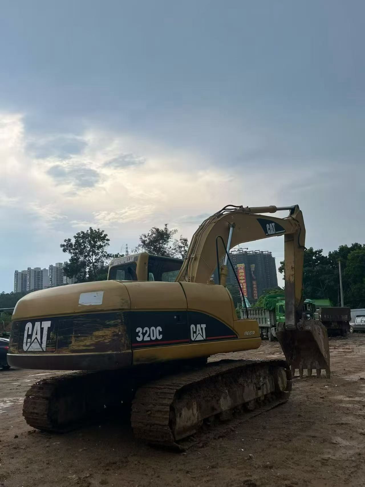 Buy Caterpillar 320C Used Excavator / 3