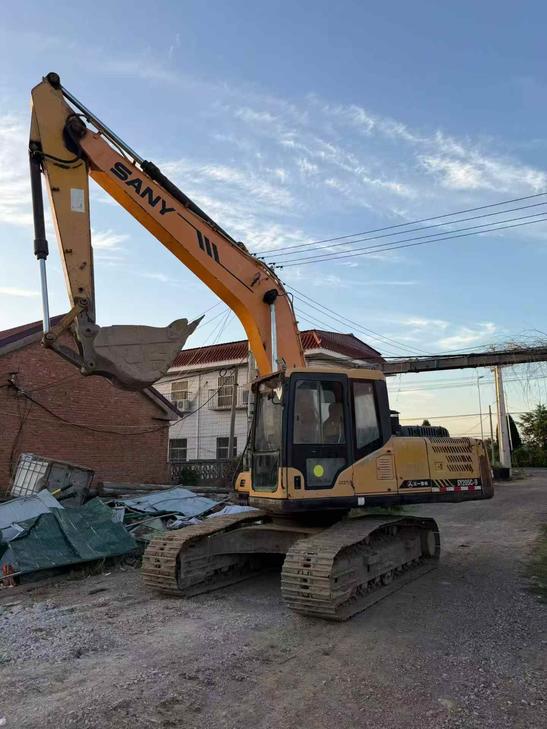 Buy Sany SY205C-8 Used Excavator / 1