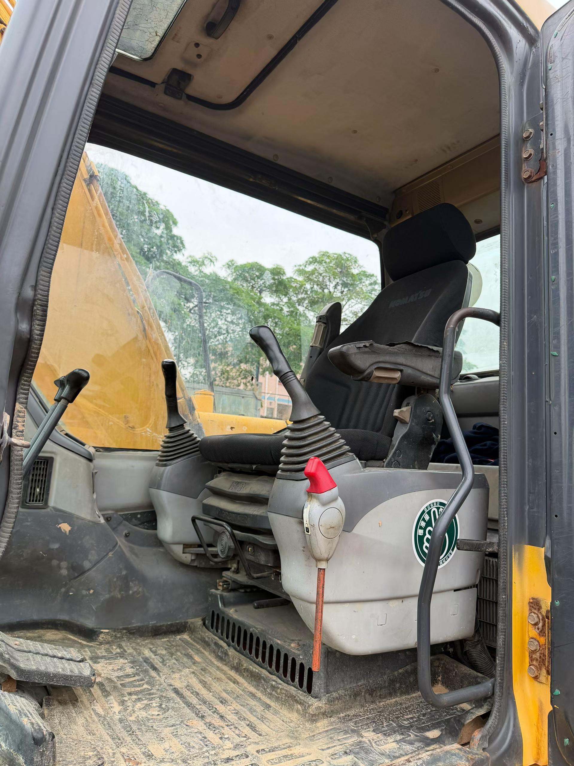 Buy Komatsu PC130-7 Used Excavator / 9 Buy Komatsu PC130-7 Used Excavator / 9
