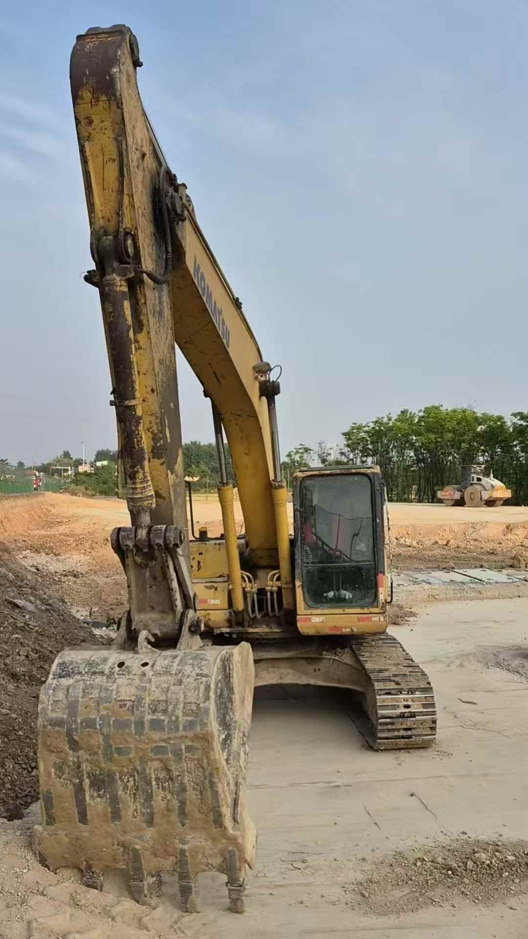Buy Komatsu PC200 Used Excavator / 5