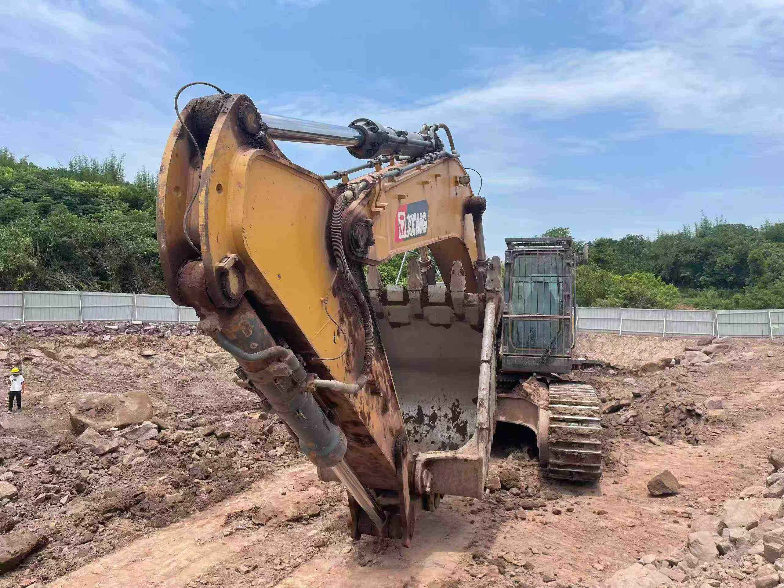 Buy XCMG LW600E Used Excavator / 5 Buy XCMG LW600E Used Excavator / 5