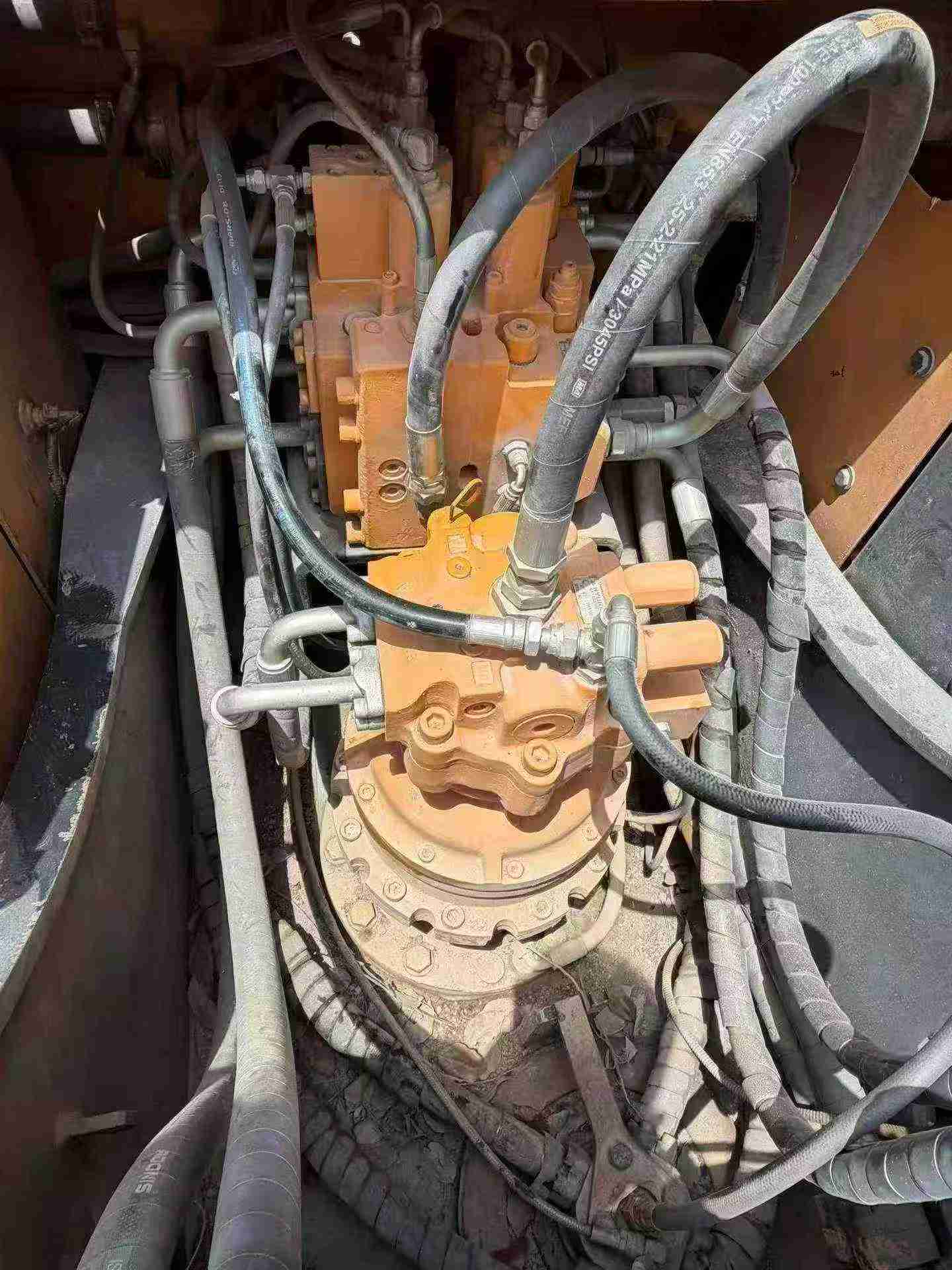 Buy Hyundai R215VS Used Excavator / 5