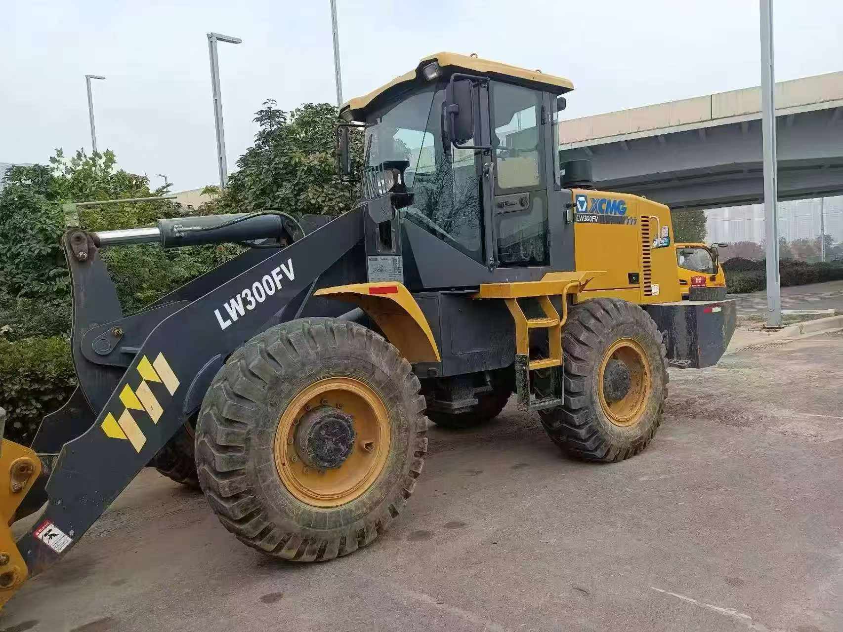 Buy XCMG LW300FV Used Loader / 2