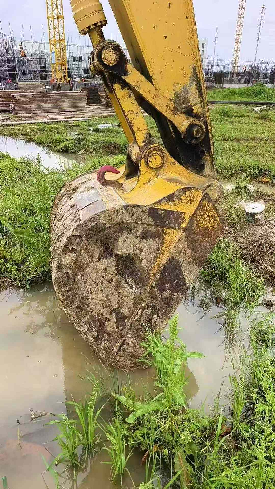 Buy Komatsu PC200 Used Excavator / 3