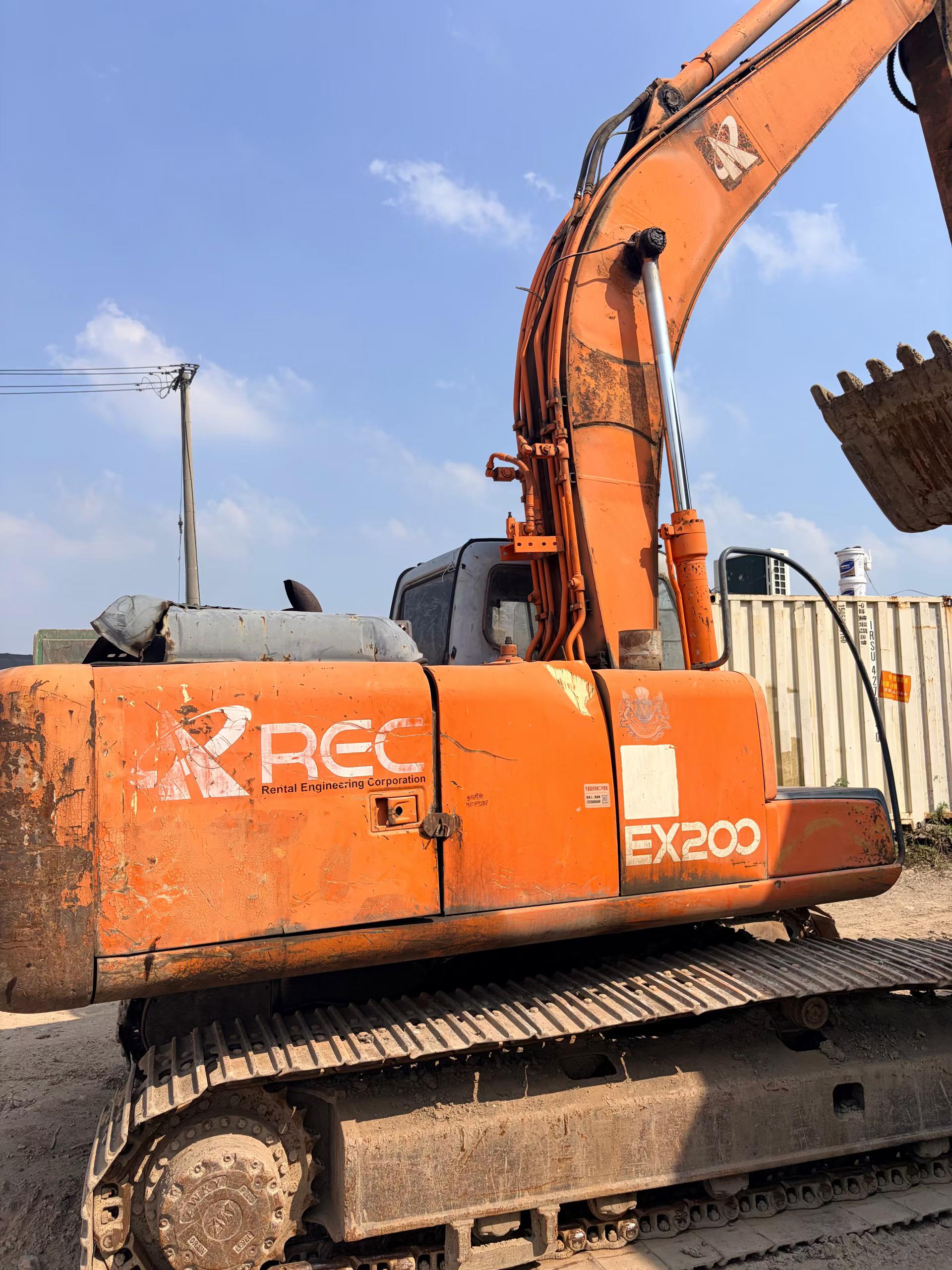 Buy Hitachi EX200-5 Used Excavator / 9