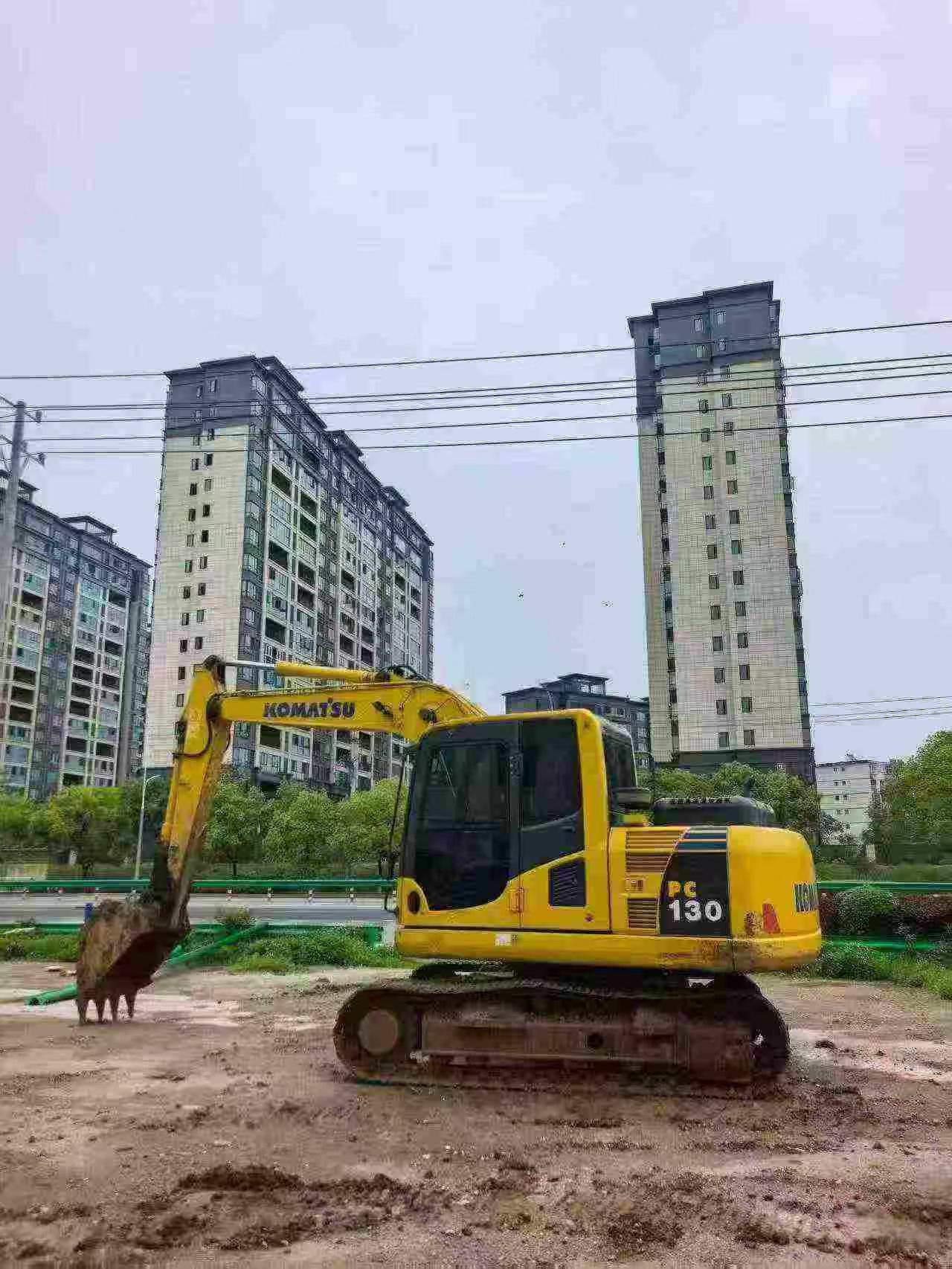 Buy Komatsu PC110-7 Used Excavator / 1