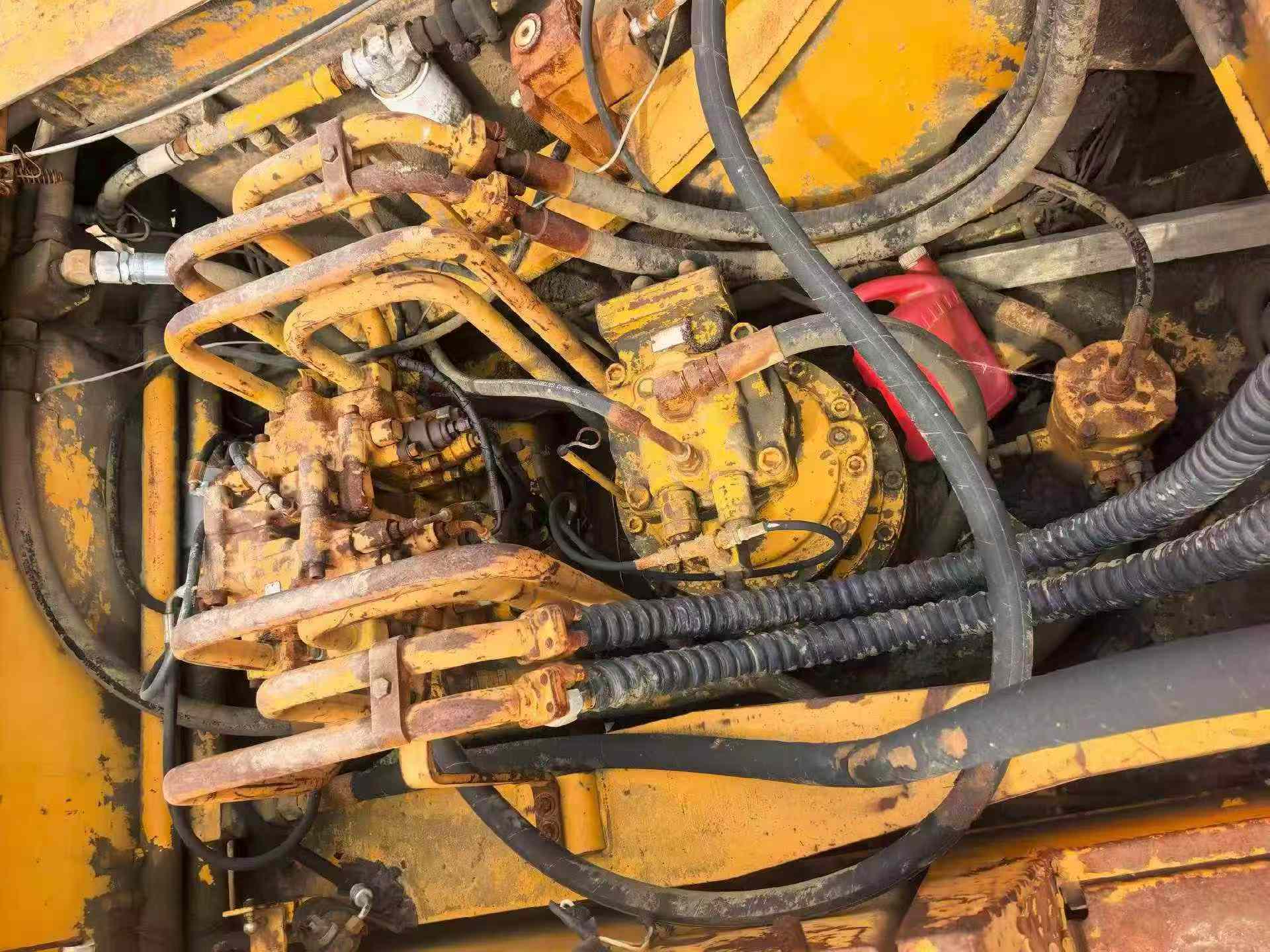 Buy Hyundai R300LC-5 Used Excavator / 6