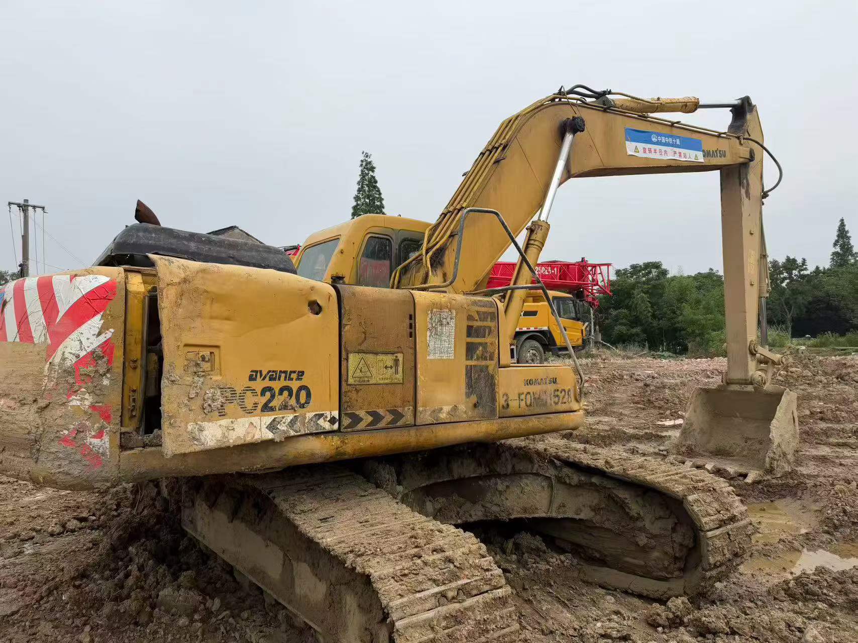 Buy Komatsu PC200-6 Used Excavator / 3