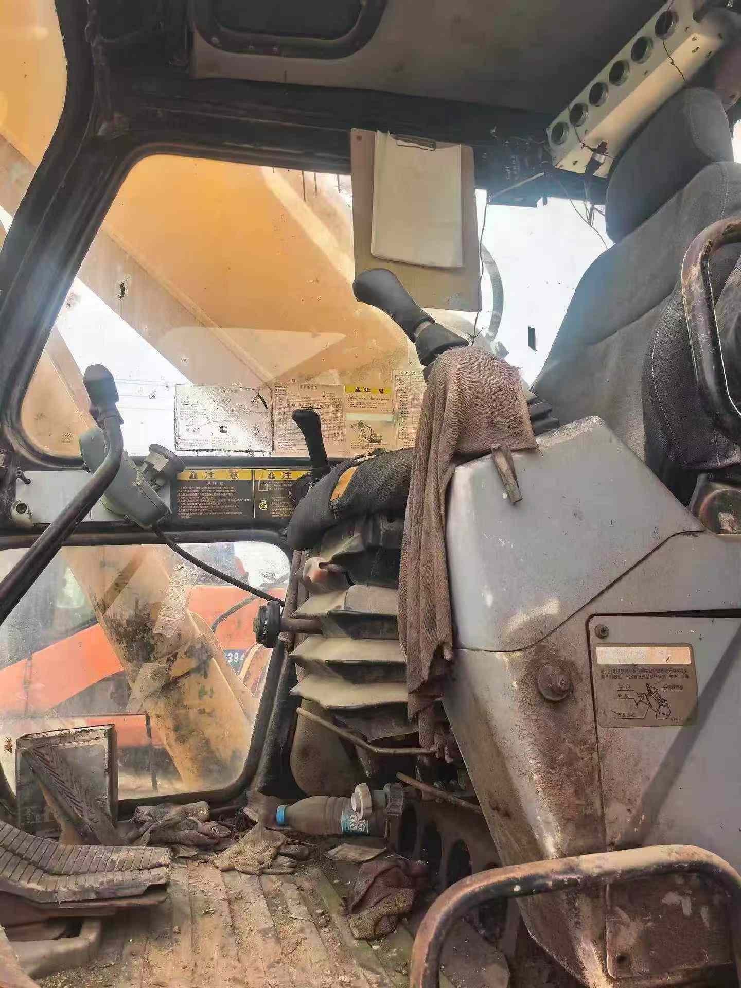 Buy Hyundai R300LC-5 Used Excavator / 3