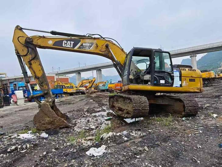 Buy Caterpillar 320D Used Excavator / 1