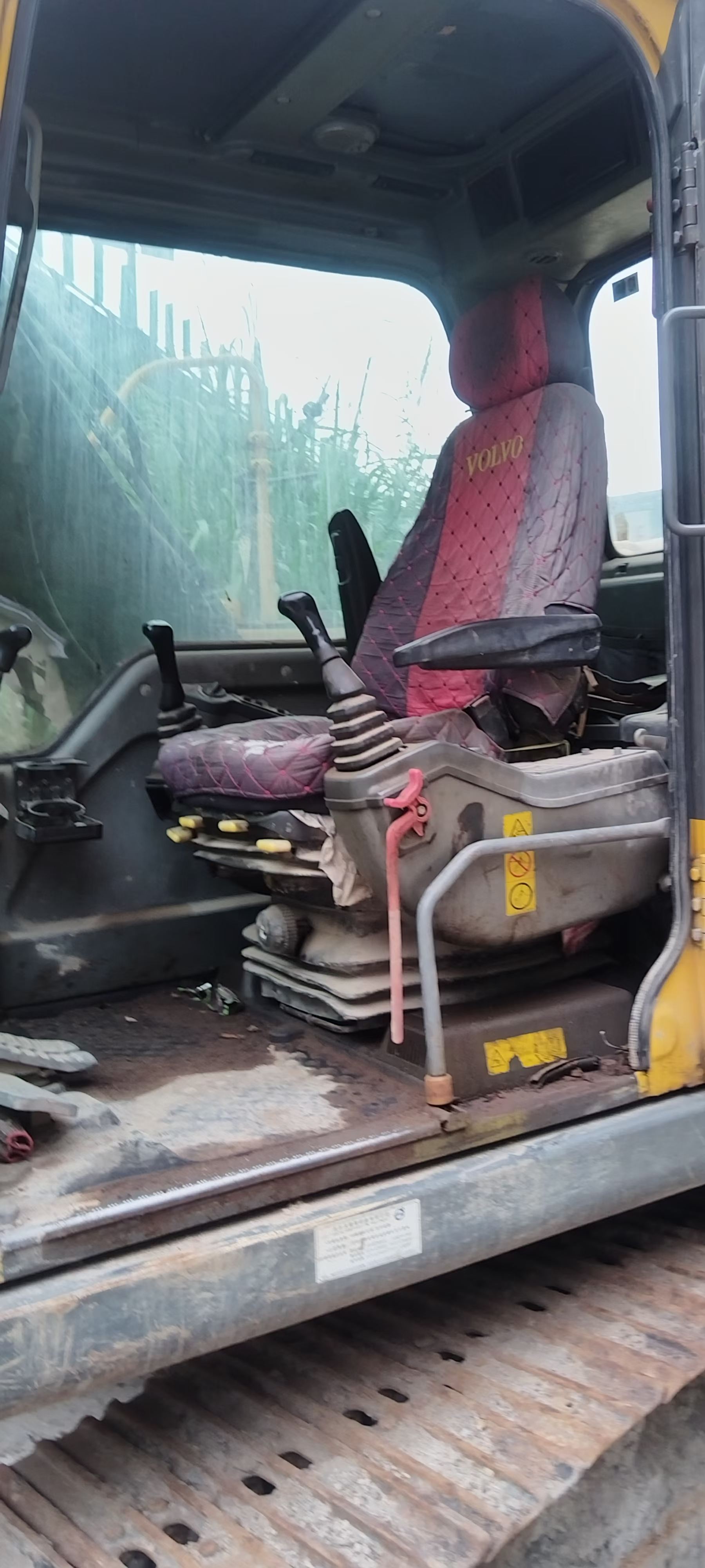 Buy Volvo EC140 Used Excavator / 3