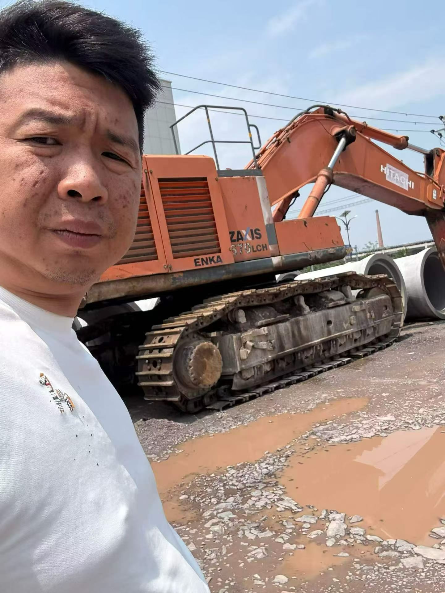 Buy Hitachi ZX670LC-5B Used Excavator / 1