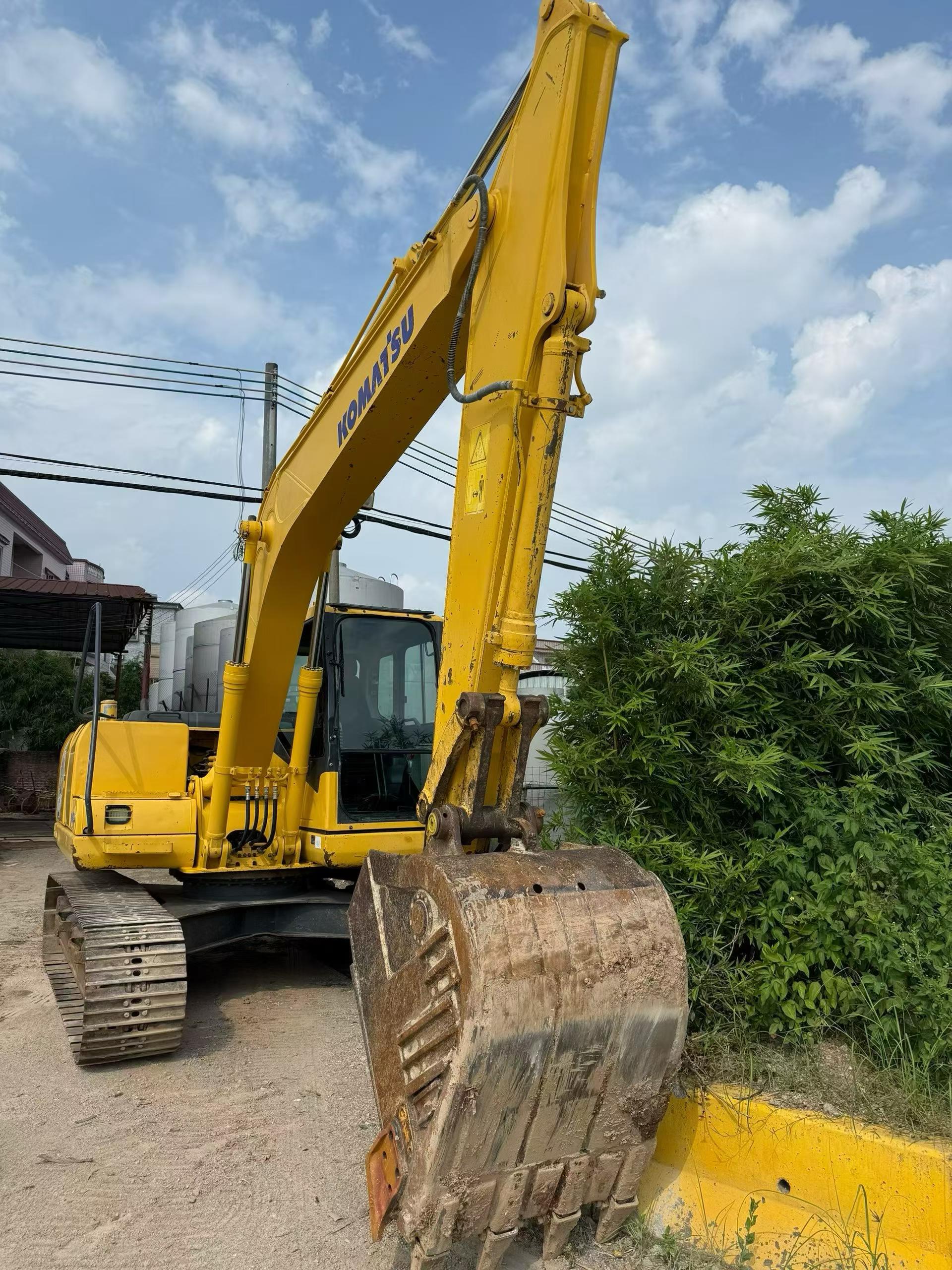 Buy Komatsu PC130-7 Used Excavator / 2 Buy Komatsu PC130-7 Used Excavator / 2