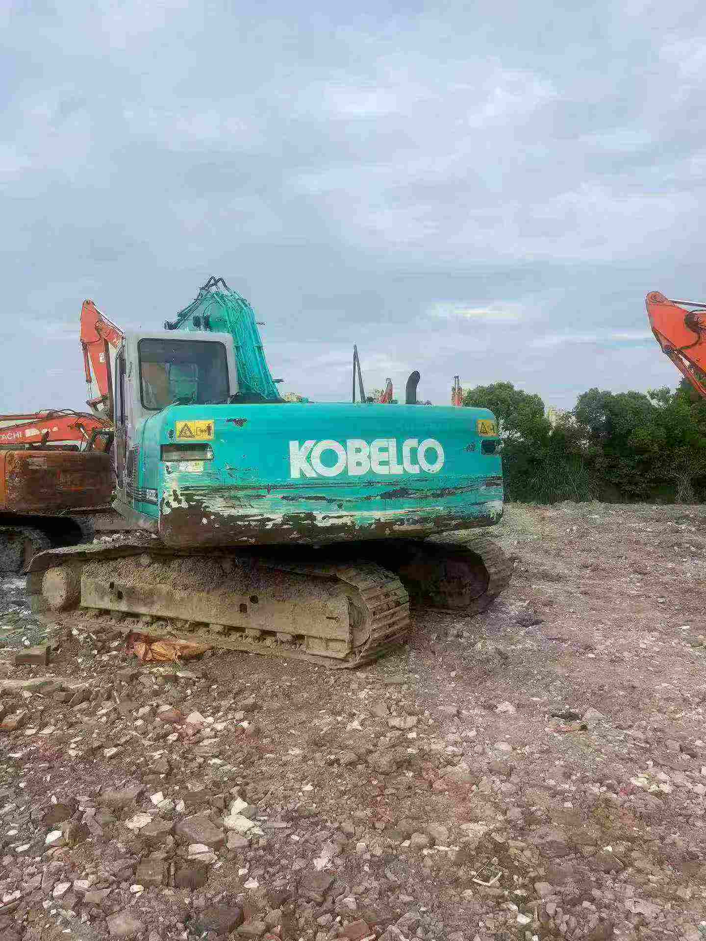 Buy Kobelco SK200 Used Excavator / 3 Buy Kobelco SK200 Used Excavator / 3